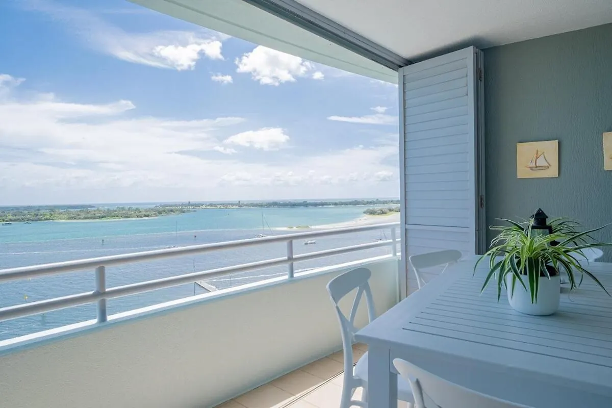 Waterfront Grand Hotel Retreat- Sauna & Gym Gold Coast Apartment