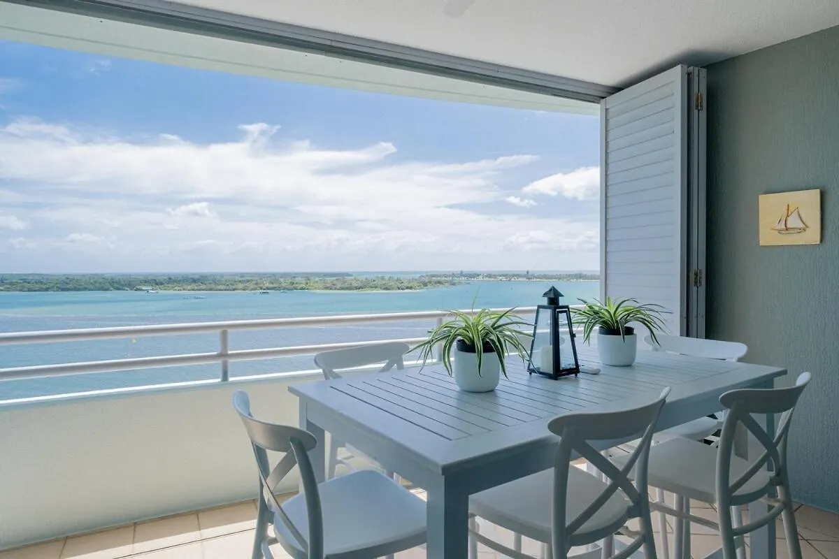 Waterfront Grand Hotel Retreat- Sauna & Gym Gold Coast