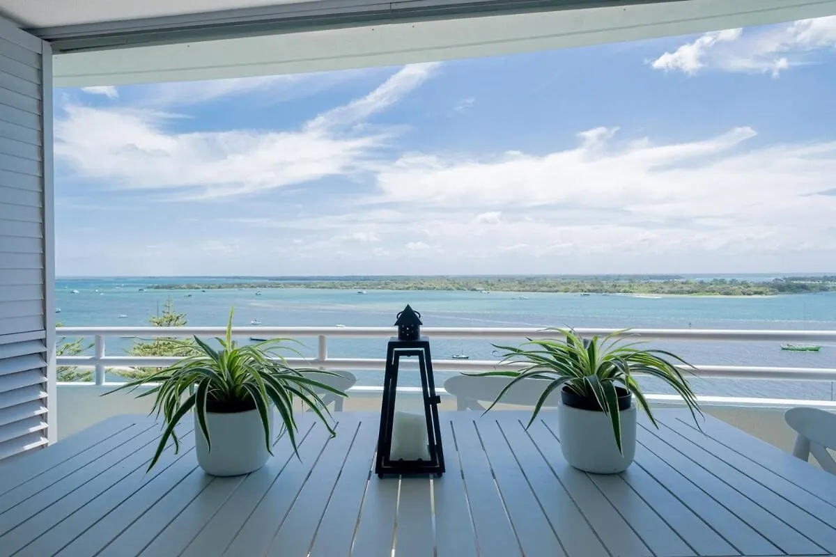 Waterfront Grand Hotel Retreat- Sauna & Gym Gold Coast Australia