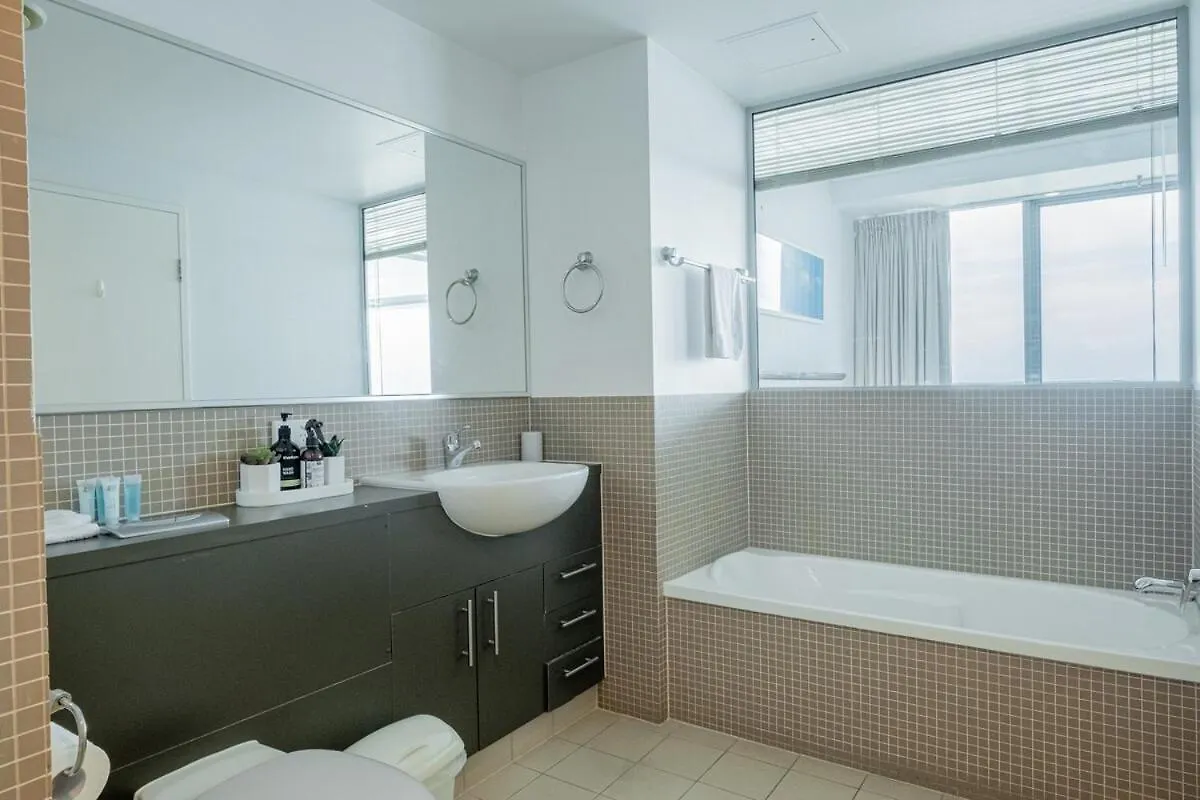 Apartment Waterfront Grand Hotel Retreat- Sauna & Gym Gold Coast