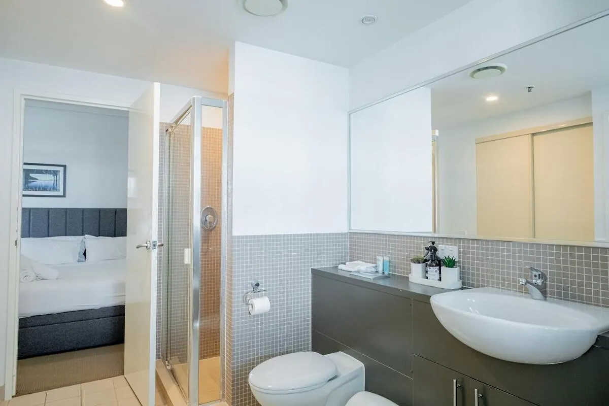 Waterfront Grand Hotel Retreat- Sauna & Gym Gold Coast