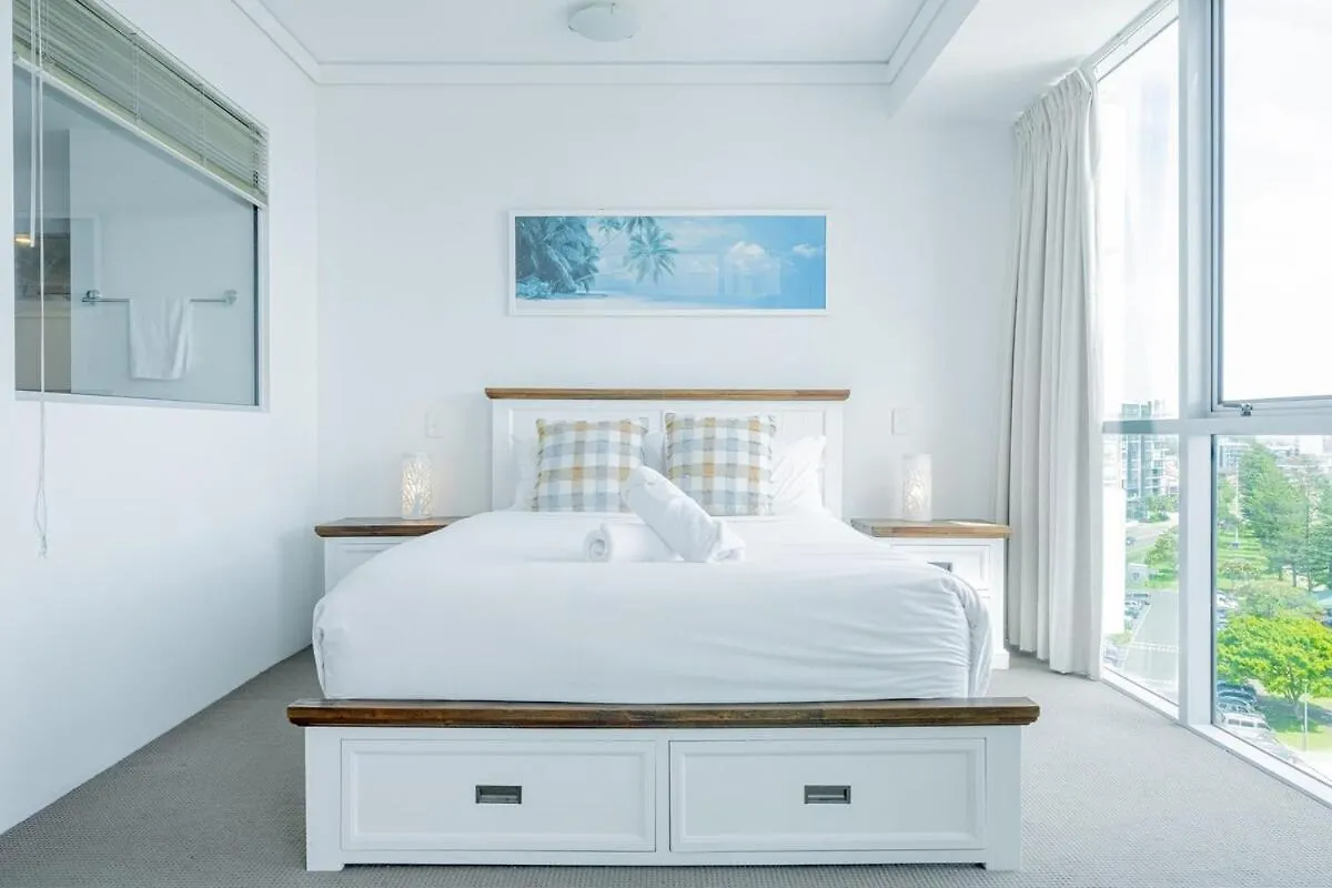 Waterfront Grand Hotel Retreat- Sauna & Gym Gold Coast Apartment