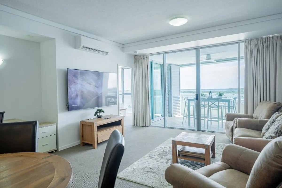 Waterfront Grand Hotel Retreat- Sauna & Gym Gold Coast Apartment